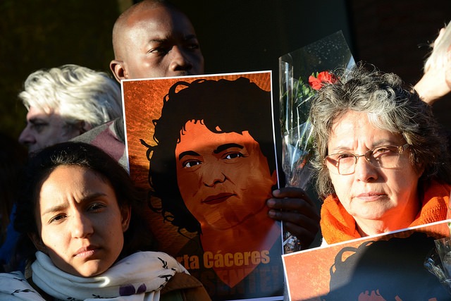 Recordamos a Berta Cáceres y denunciamos que urge garantizar la consulta previa libre e informada de las comunidades afectadas por proyectos económicos en sus territorios